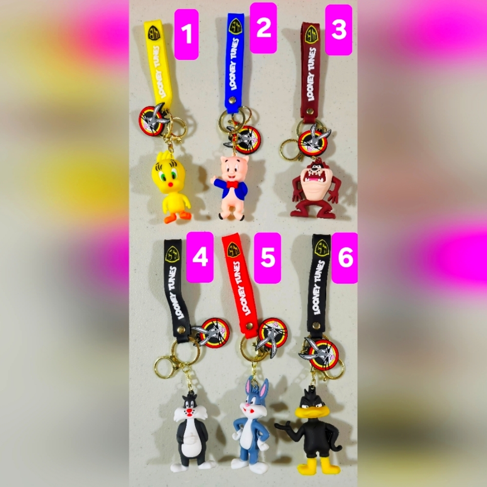 2-Looney Toons Keychain, Bugs,Daffy,Porky,Taz, Sylvester,Tweety,School